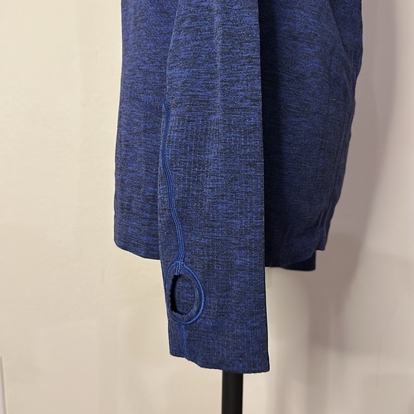 Lululemon sz 10 dark blue swiftly tech long sleeve with thumb holes great cond - Picture 5 of 8